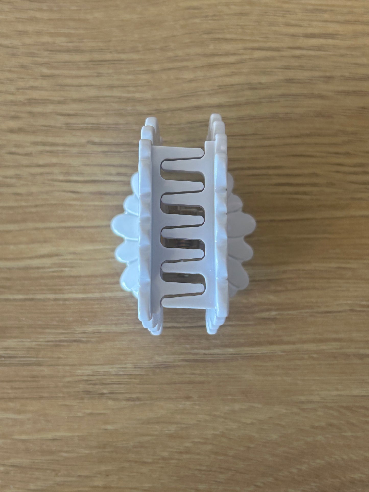 Mini Daisy Flower Claw Clip for Short Hair